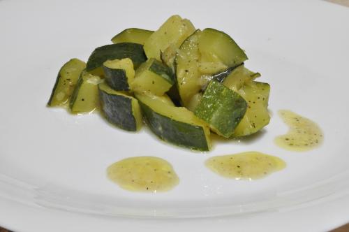 Jak uvařit cuketa dušená na olivovém oleji? Snadné recept, připravený za Do 30 minut